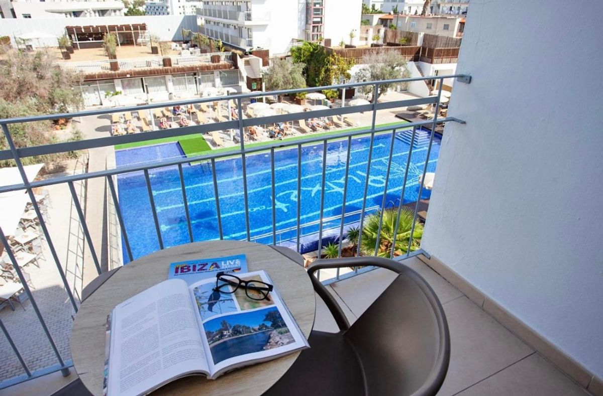 Sylwester na Ibizę 2015 zł!🥳 (w cenie Loty+ Hotel+ Bagaż)