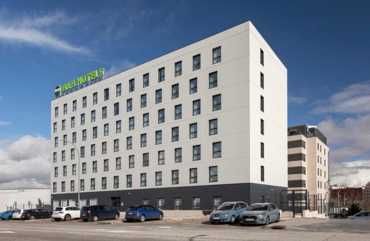 Wyjazd na mecz Realu Madryt za 1199 zł⚽️🤩 (W Cenie: Bilet na mecz+ Loty+ Hotel+Transport)
