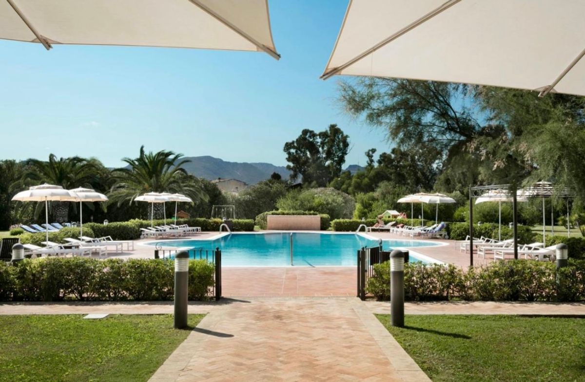 🇮🇹 Sardynia w 4⭐️ hotelu ze śniadaniami za 999 zł (w cenie:loty+hotel+transfer)