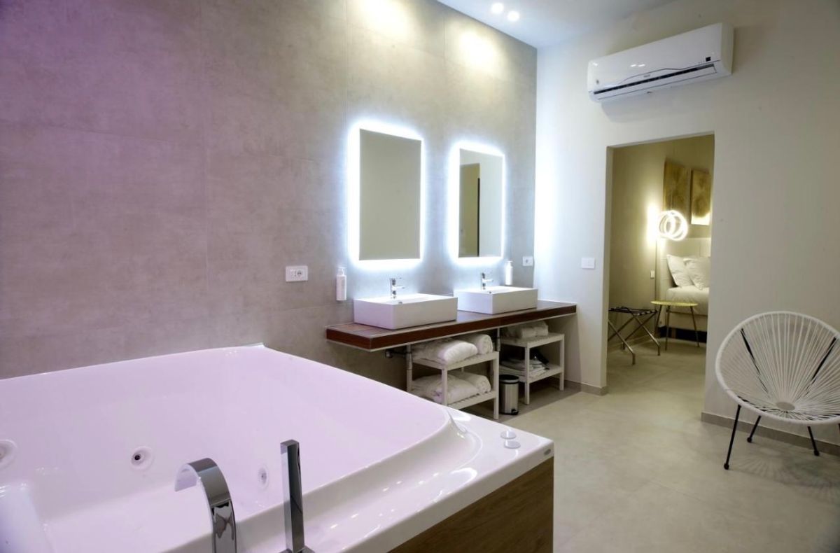 Tydzień we Włoszech za 1363 zł W cenie samochód, loty z Krakowa oraz apartament z jacuzzi i śniadaniami!🥐🇮🇹🏝️