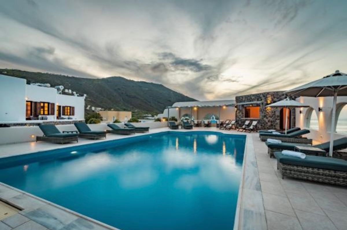 Santorini na 6 dni pod koniec sierpnia za 1749 zł🇬🇷🤩 (W cenie loty + hotel + transfer)