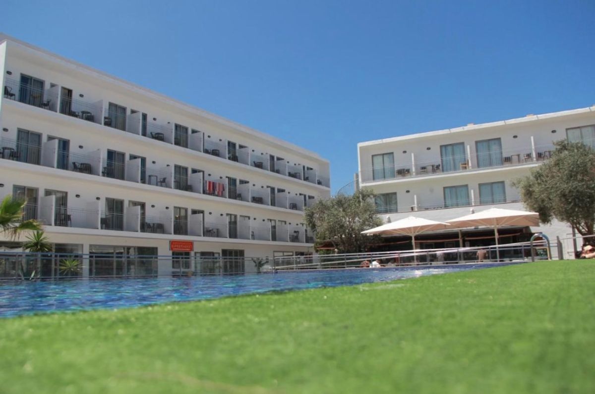 Sylwester na Ibizę 2015 zł!🥳 (w cenie Loty+ Hotel+ Bagaż)