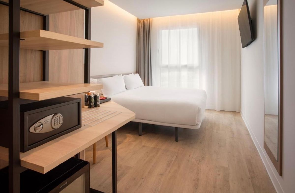 Wyjazd na mecz Realu Madryt za 1199 zł⚽️🤩 (W Cenie: Bilet na mecz+ Loty+ Hotel+Transport)
