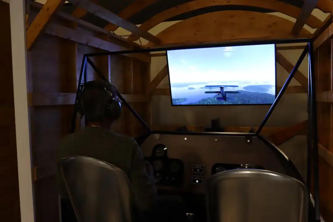Red Lake Flight Simulator — detail