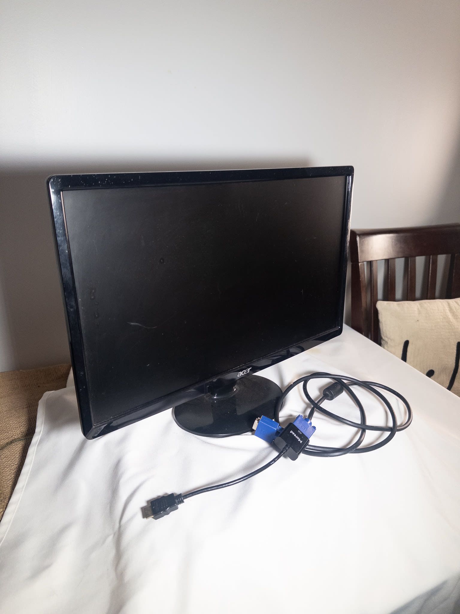 Acer Monitor & Hdmi/VGA Adapter photo 2
