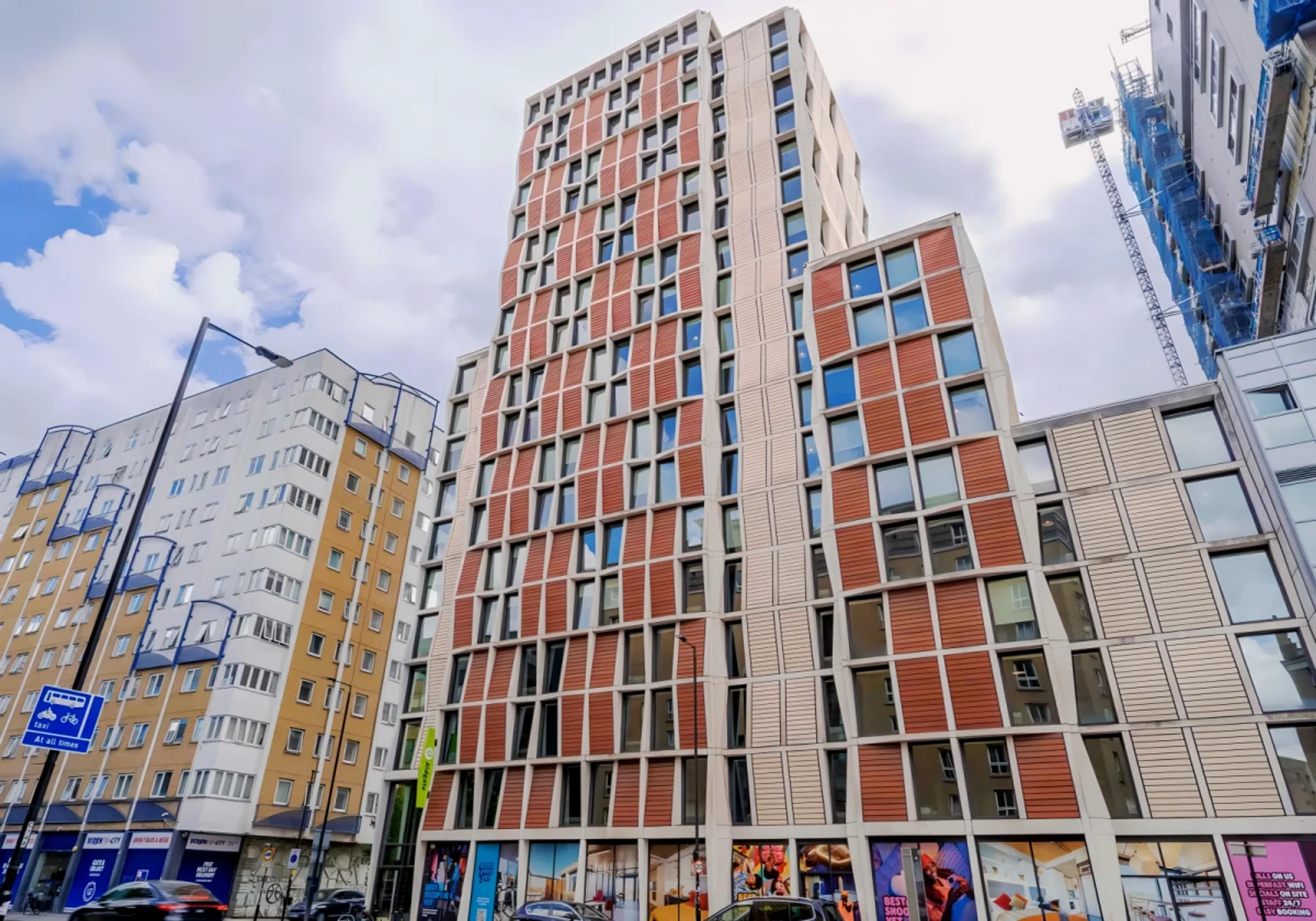 iQ Aldgate