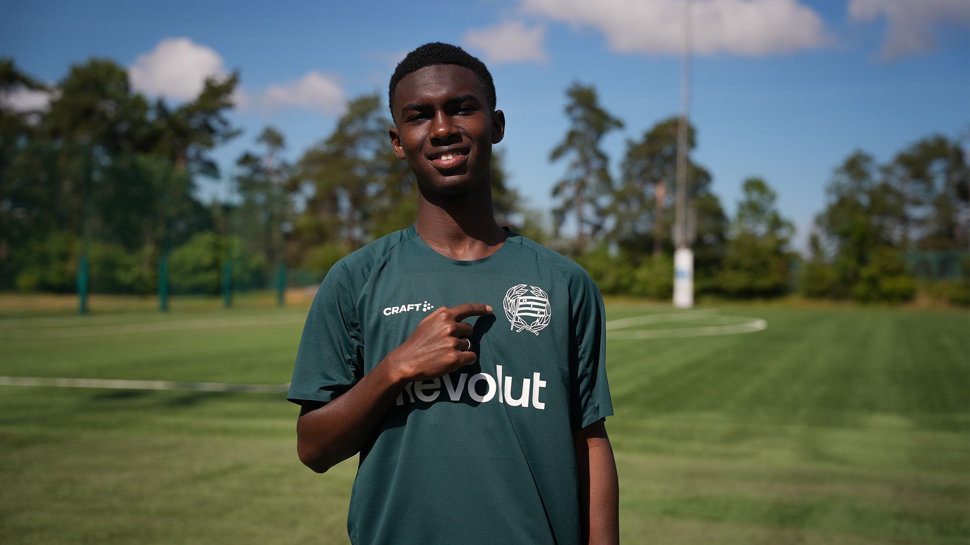 Alwaly Camara ansluter till HTFF