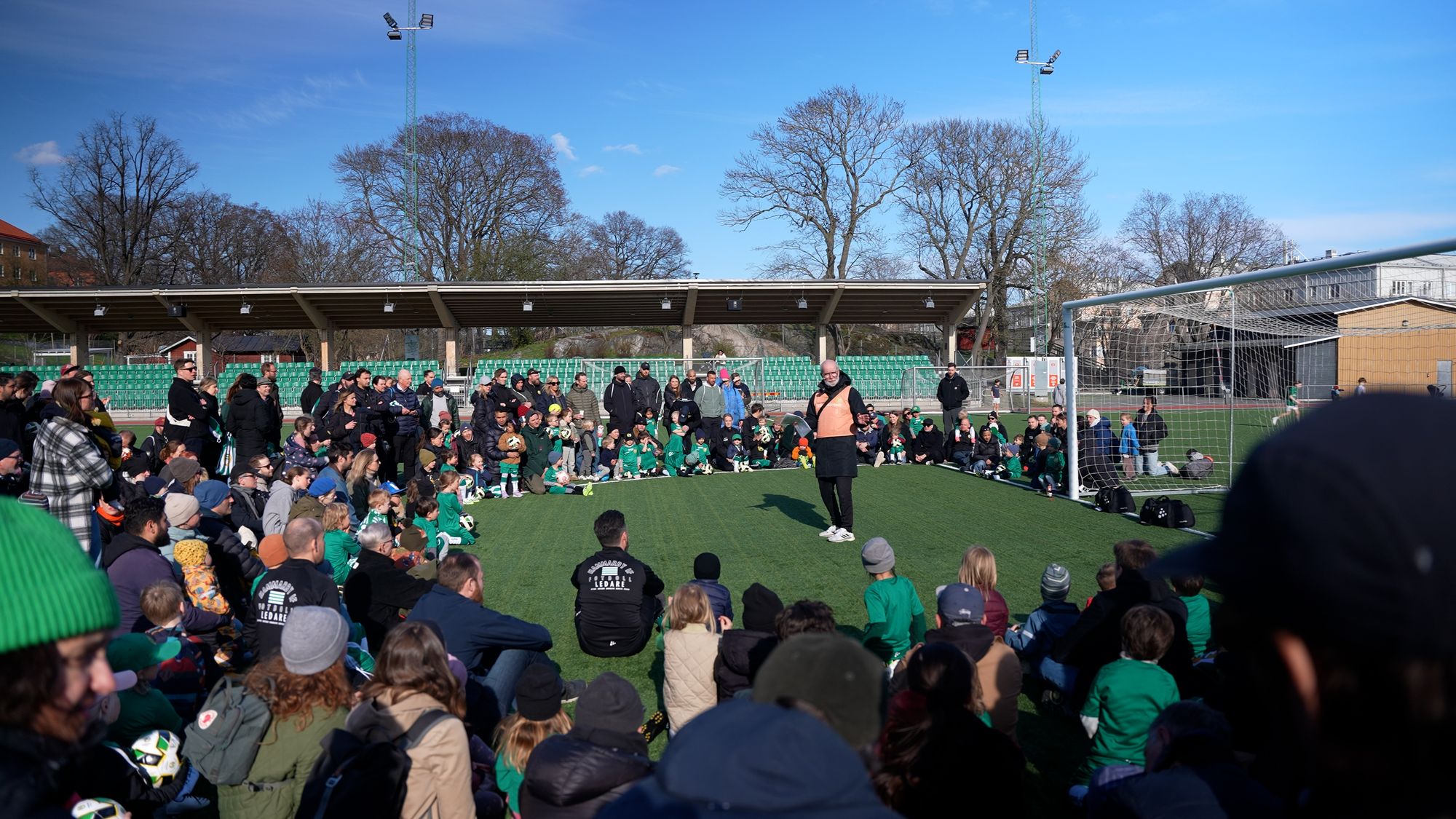 HTV: Lek och lär-fotboll i gång för året - över 500 femåringar deltar