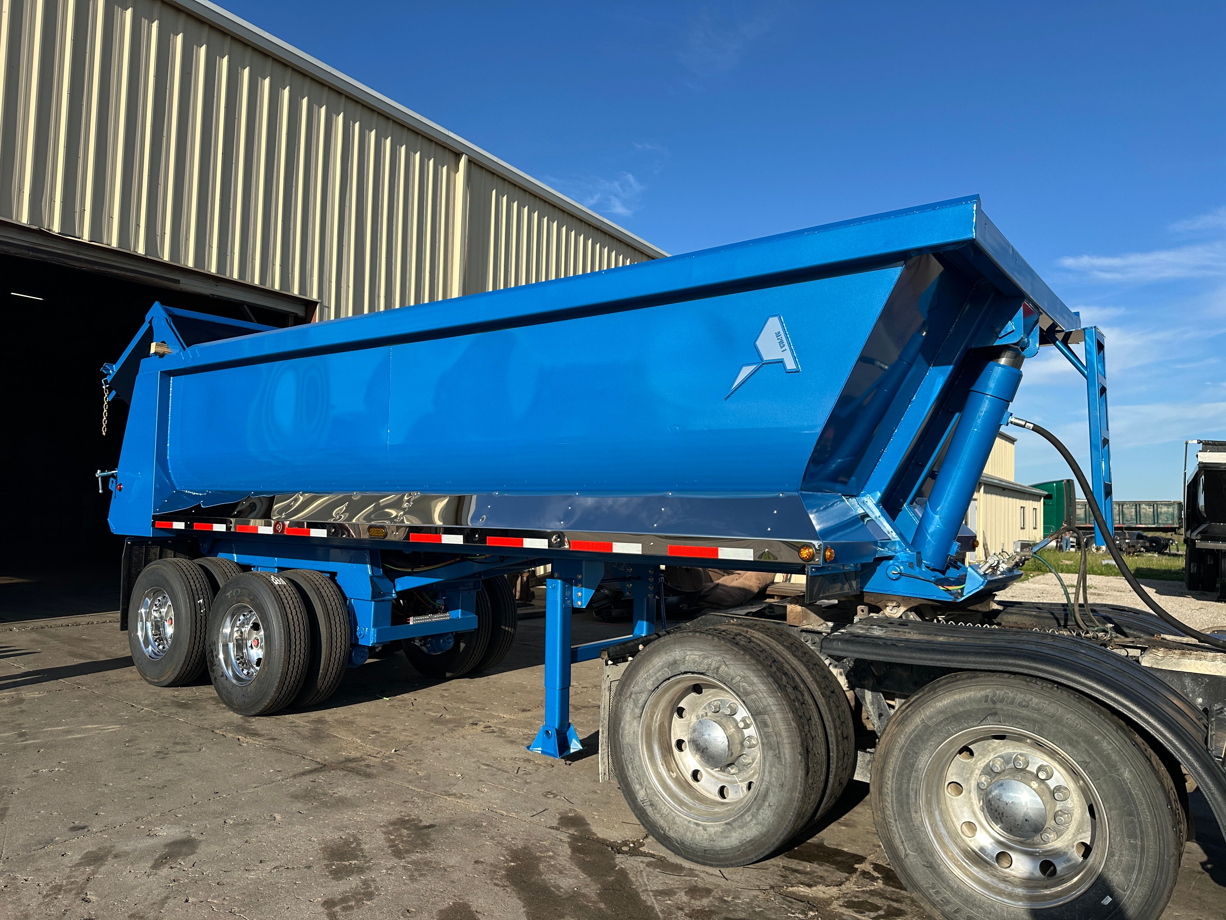 Full frame AR-steel dump trailer built for high impact loads in Cedar Rapids IA