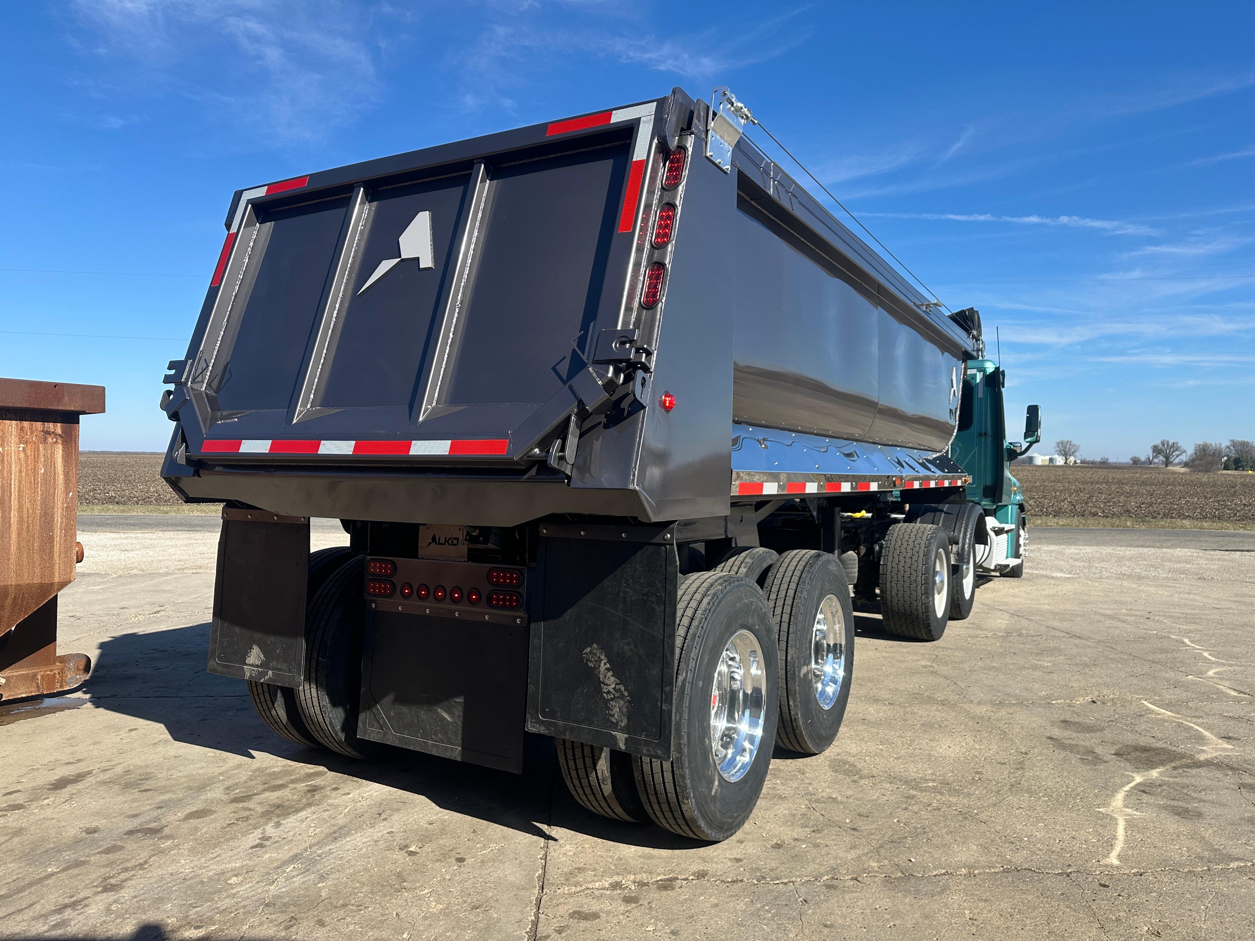 Heavy-Duty Demolition Dump Trailers