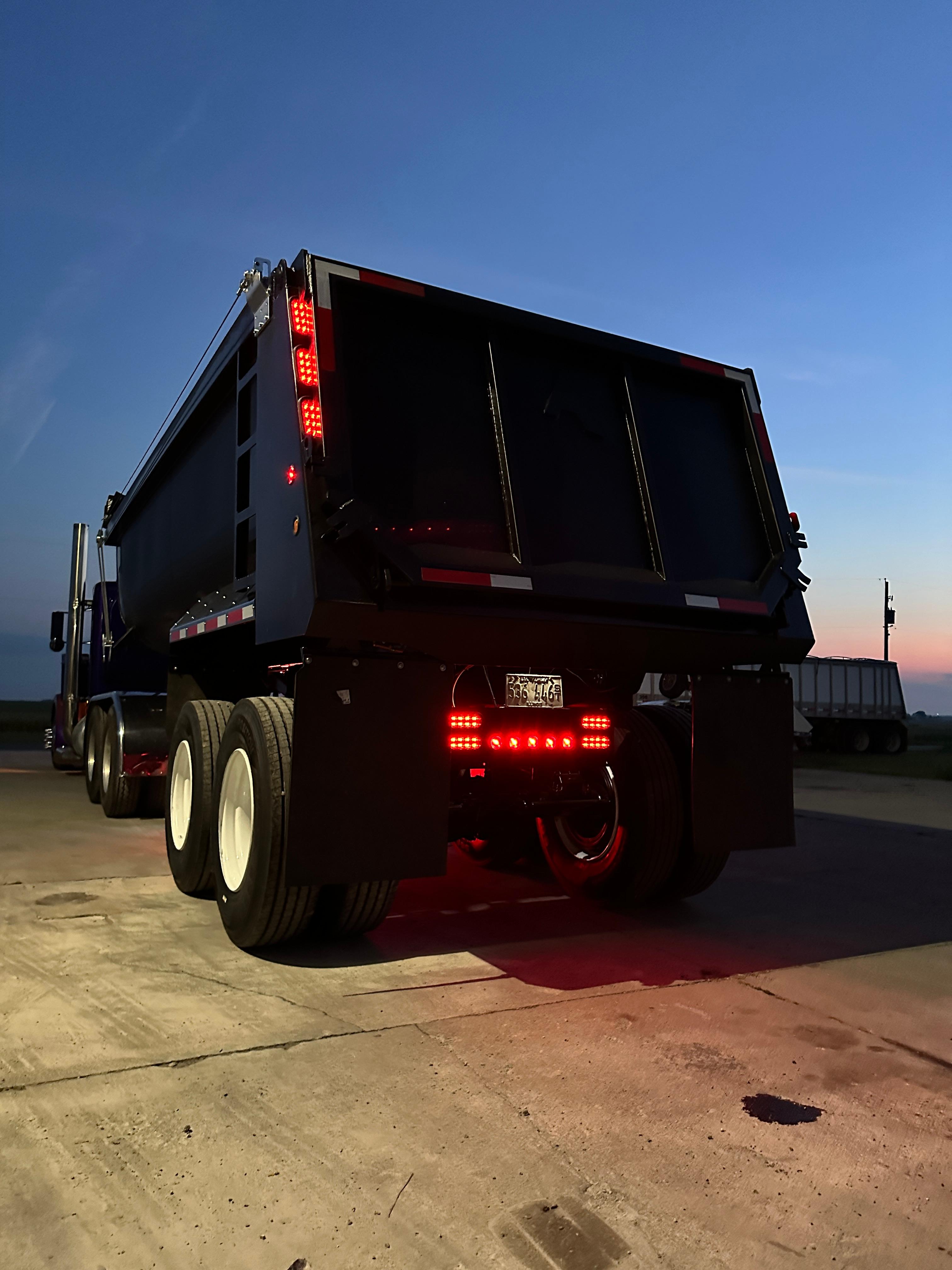 Heavy-Duty Demolition Dump Trailers