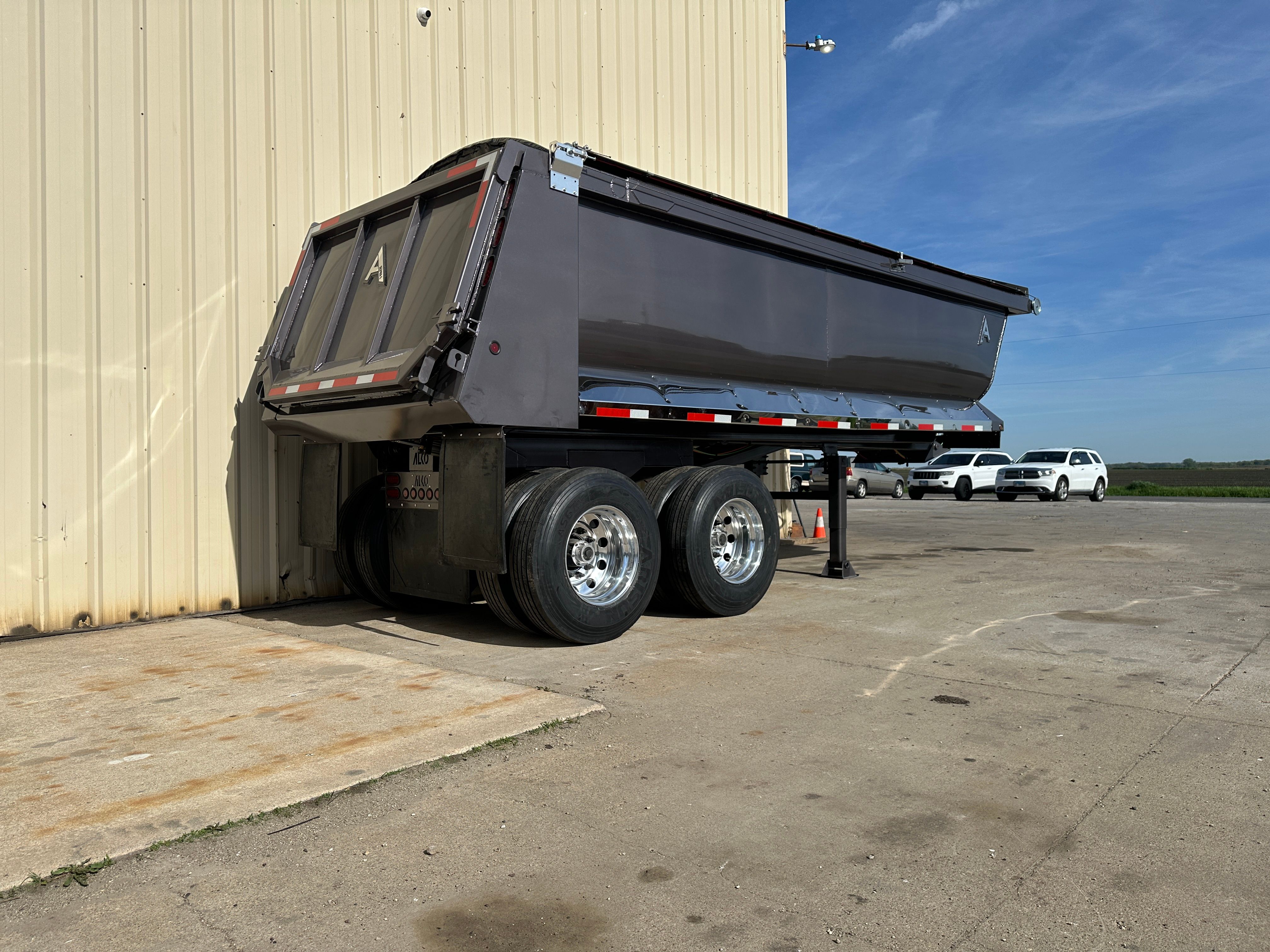 Full frame AR-steel dump trailer built for high impact loads in Cedar Rapids IA