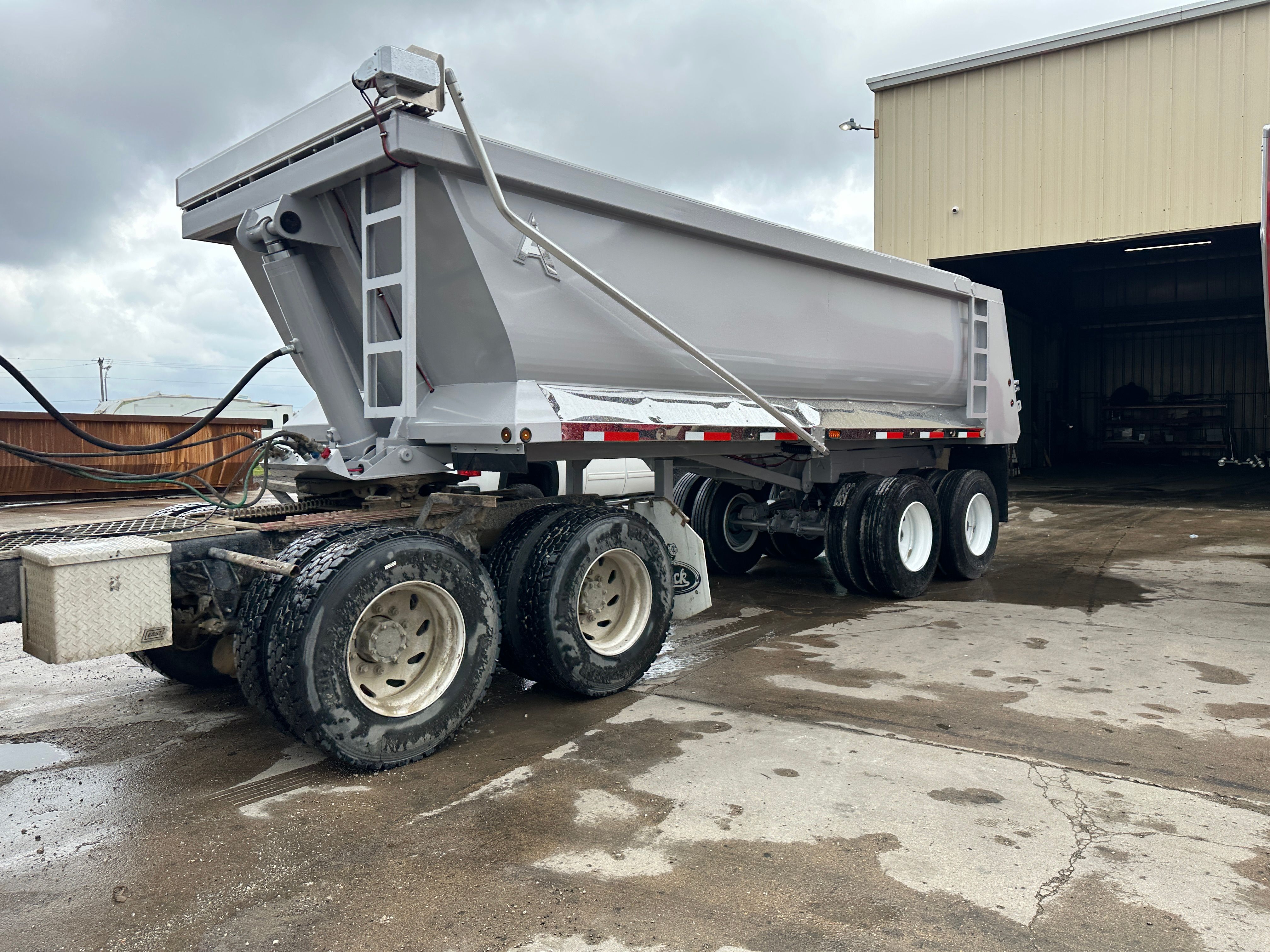 aluminum dump trailers