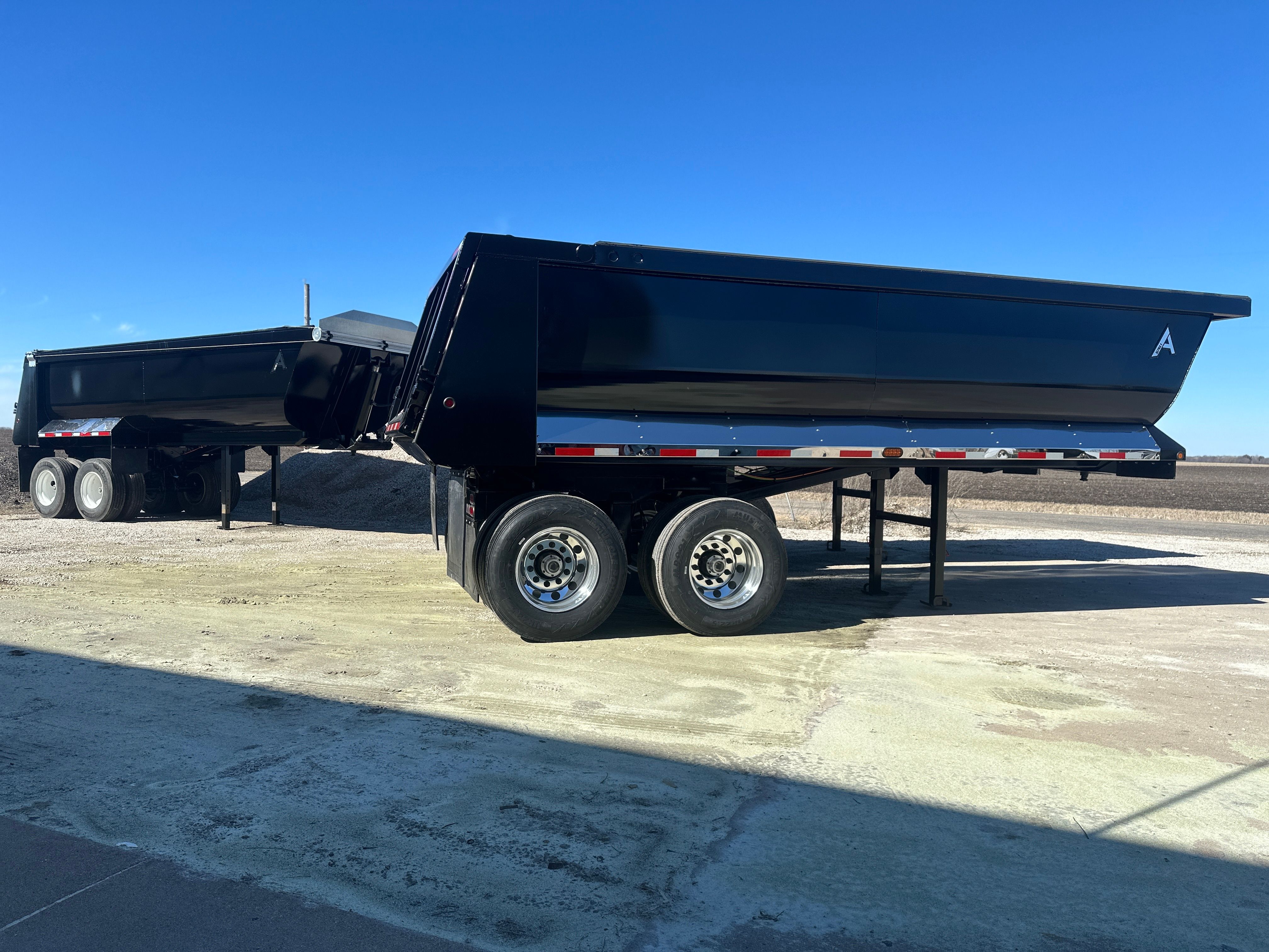 Quarter Frame Dump Trailers