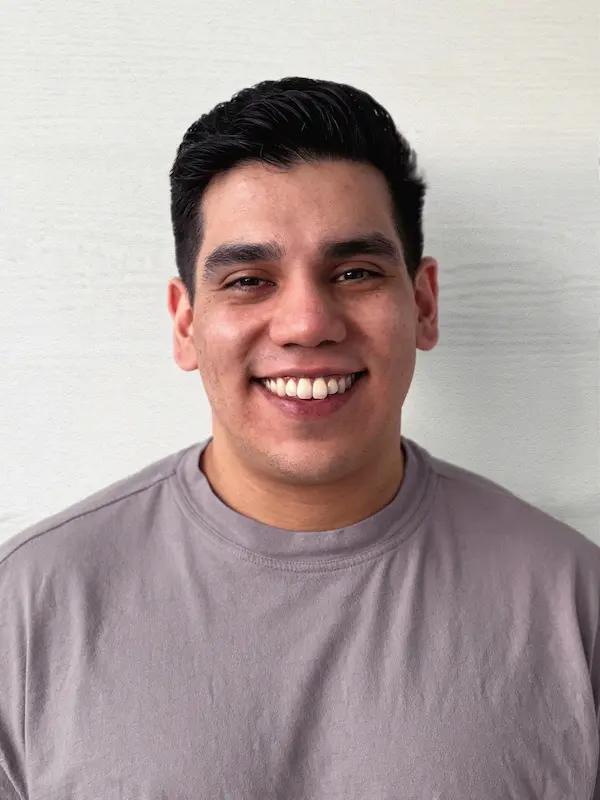 Oscar Flores - Email Developer's success story portrait