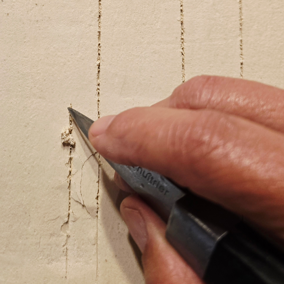 Étape 6 : Graver au couteau à huitres