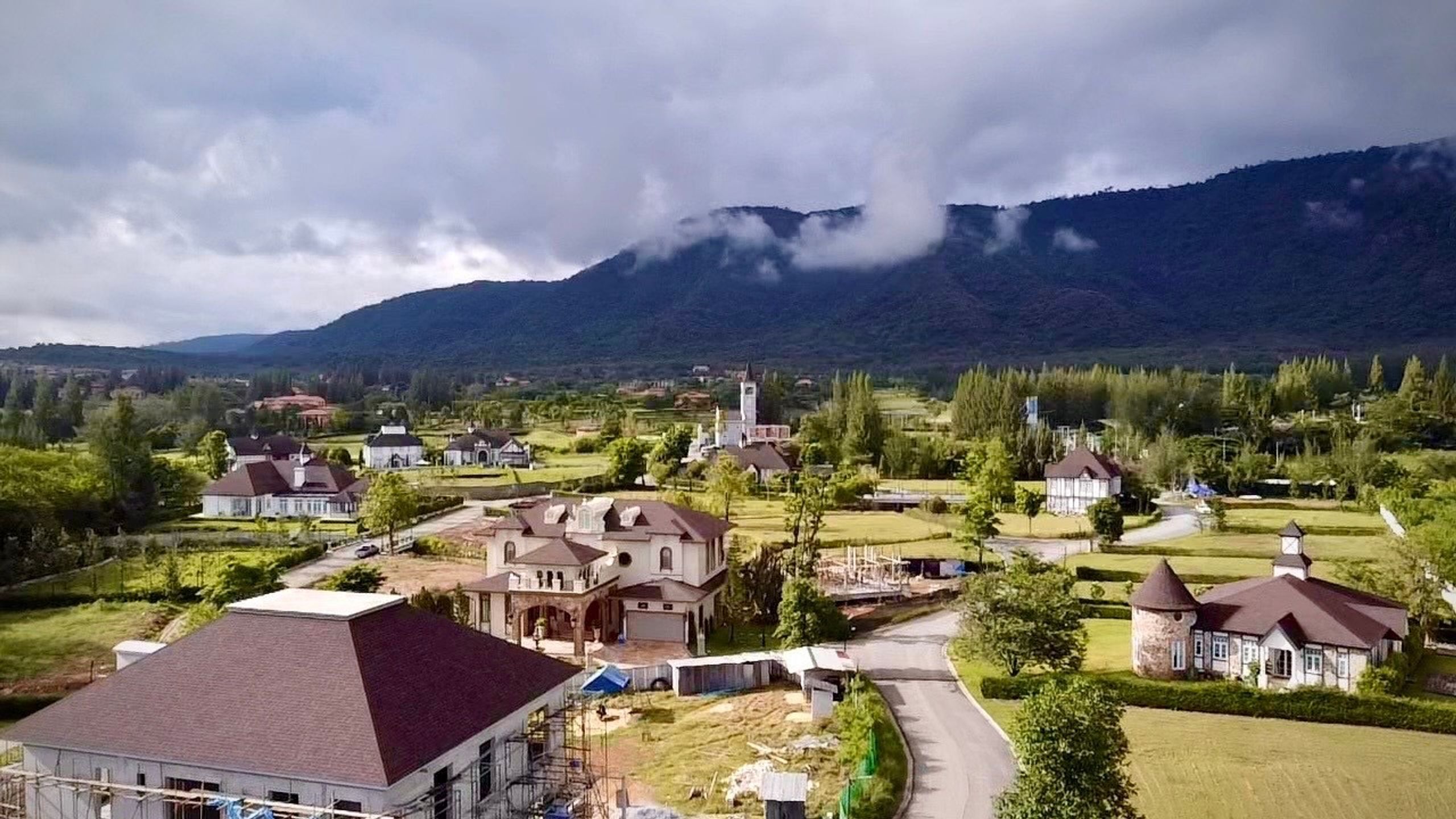 Grand Marnez