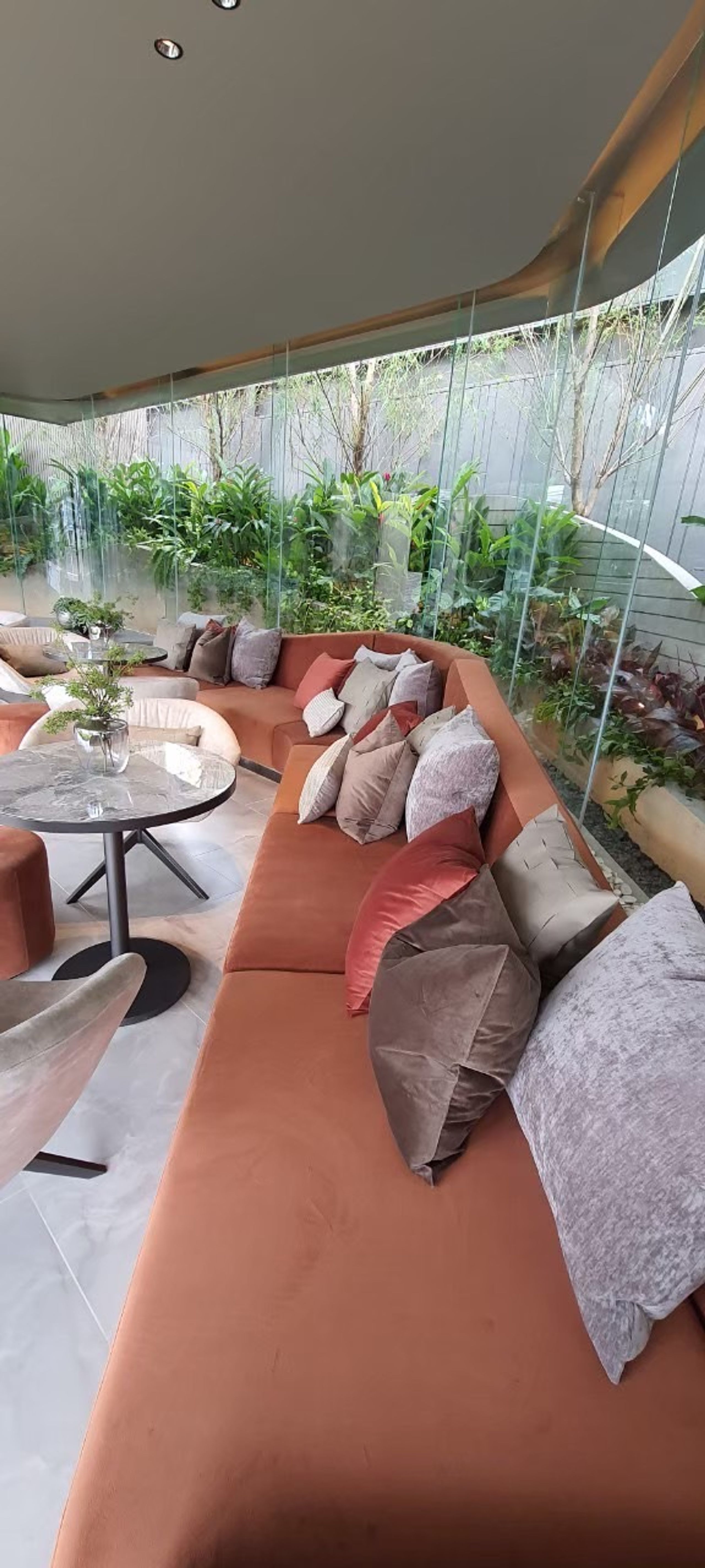 KALM Penthouse Ari