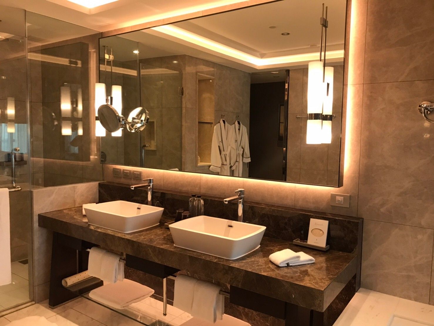Siam Kempinski Hotel