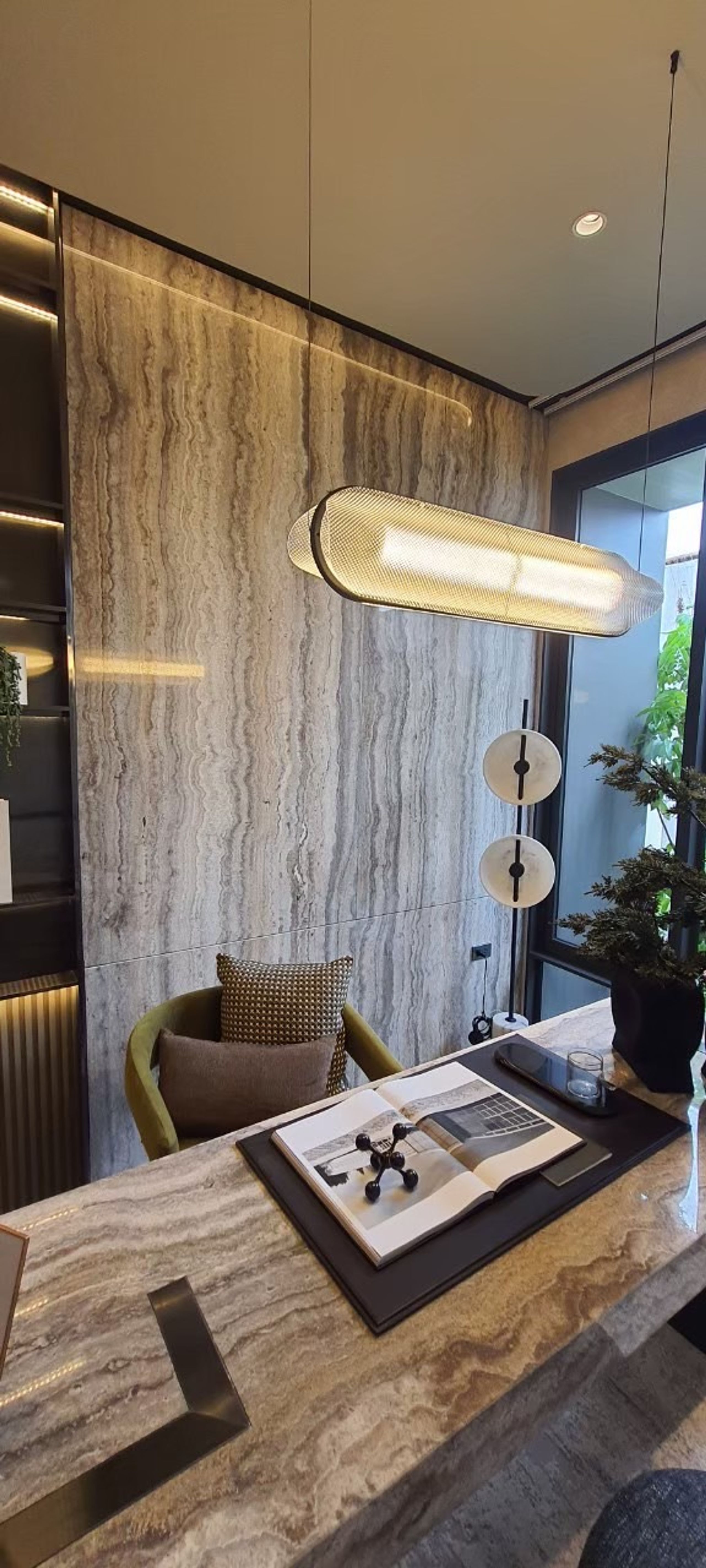 KALM Penthouse Ari
