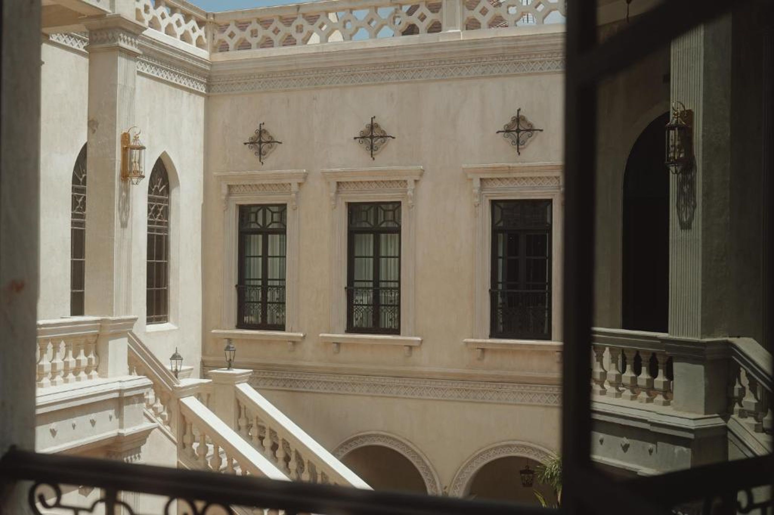 Maison Mystique