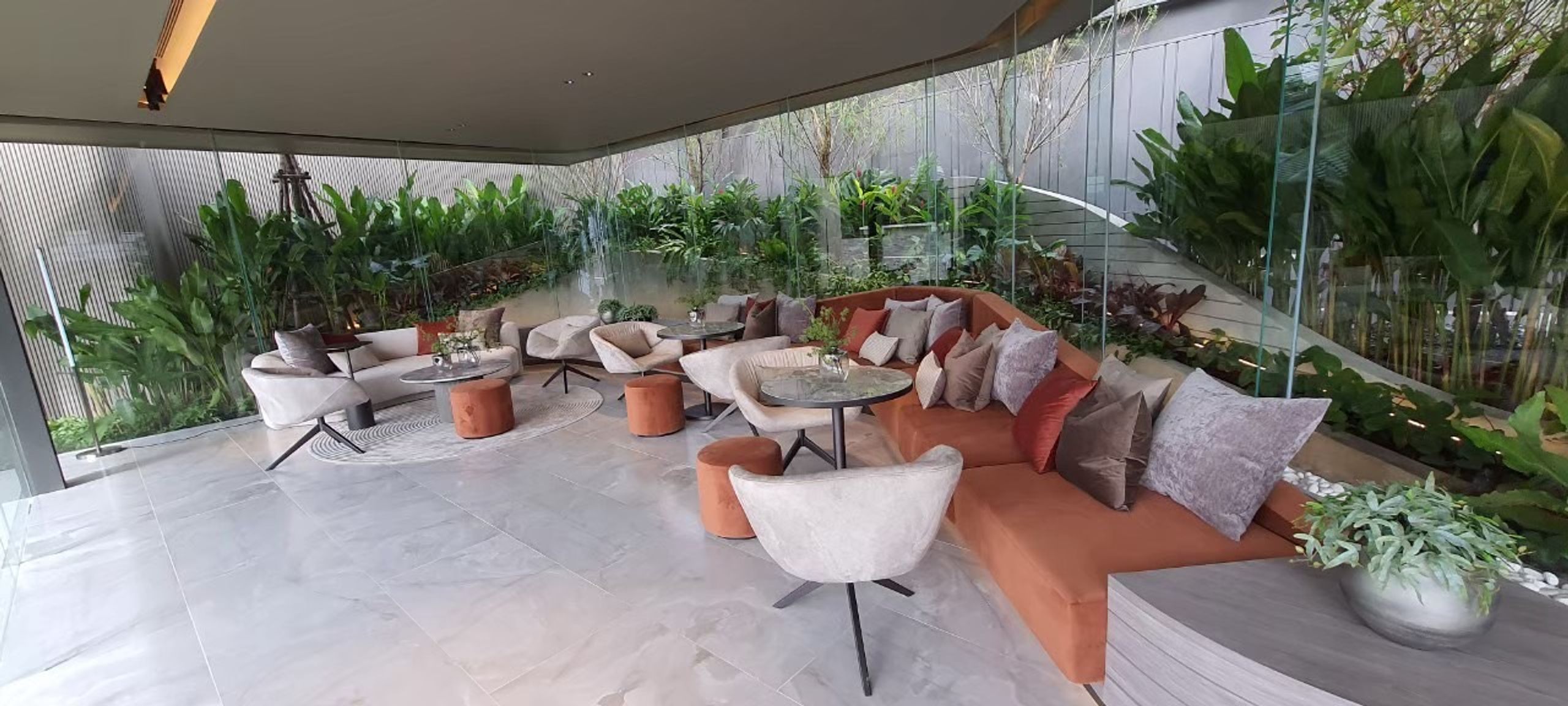 KALM Penthouse Ari