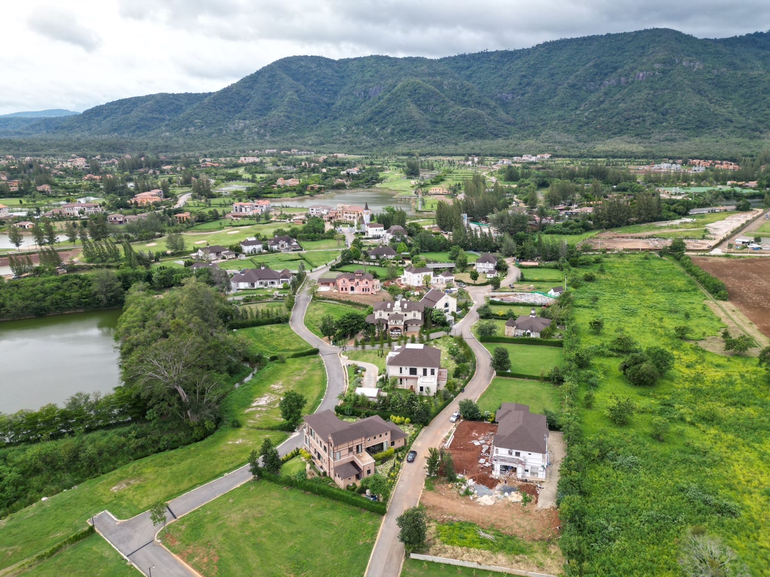 Grand Marnez