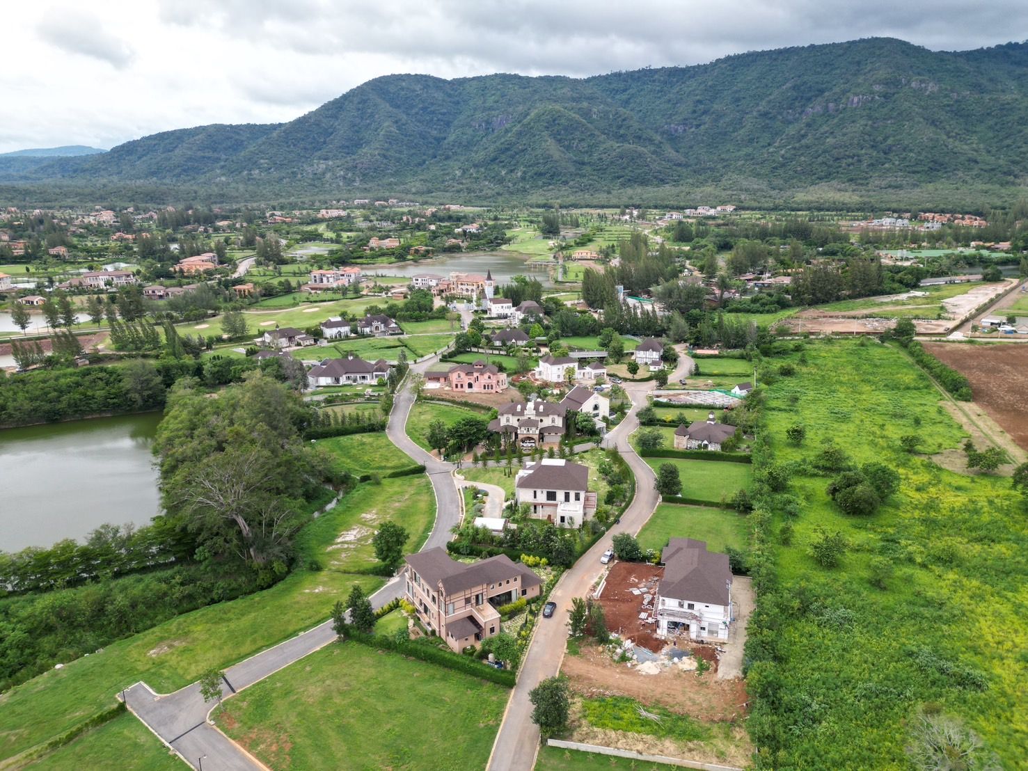 Grand Marnez