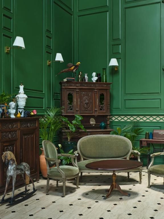 Maison Mystique