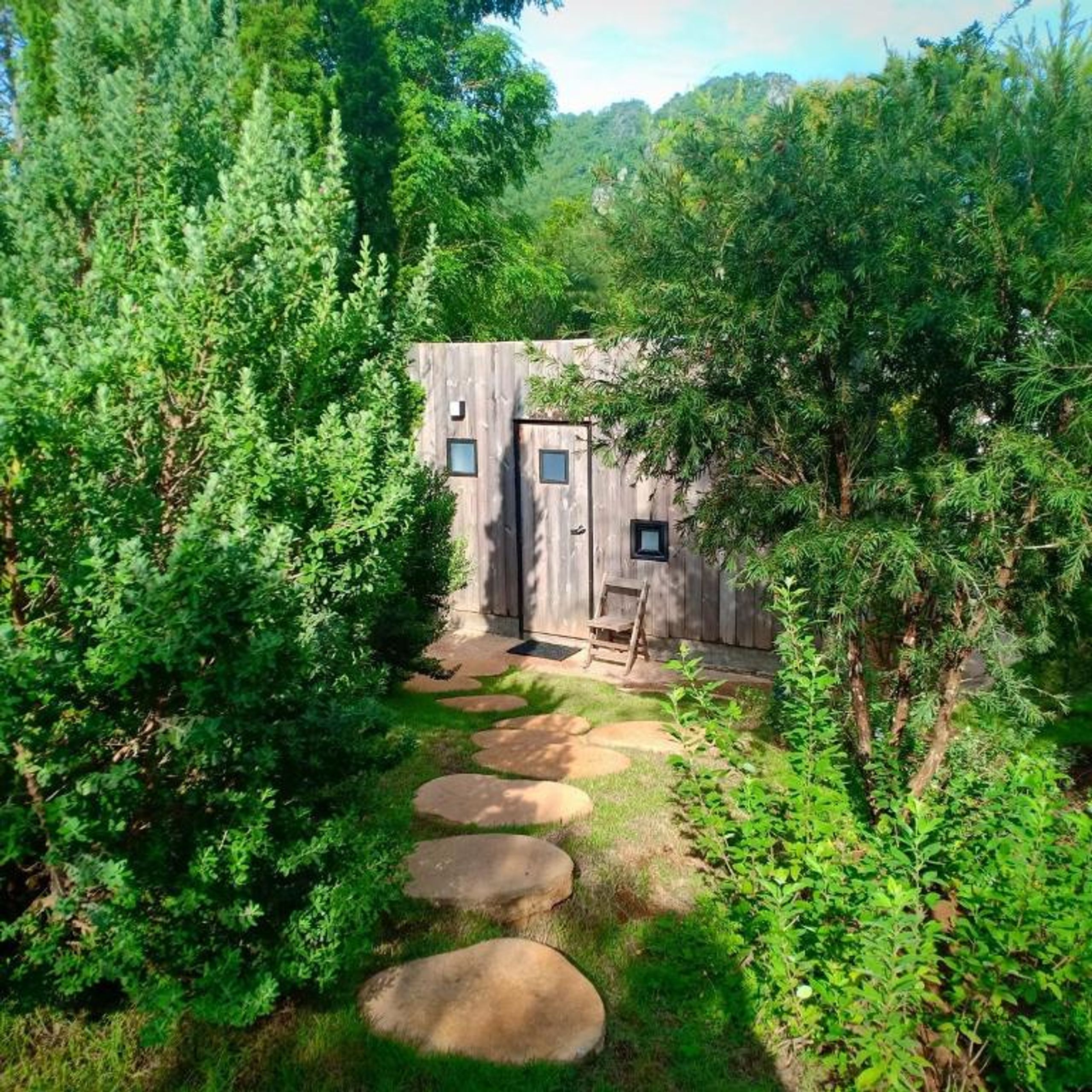 The Birder's Lodge