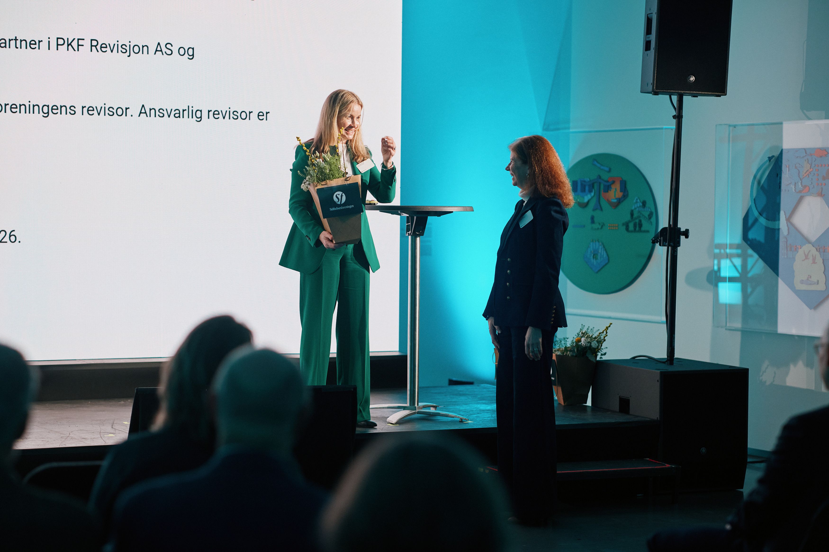 overrekkelse av blomst