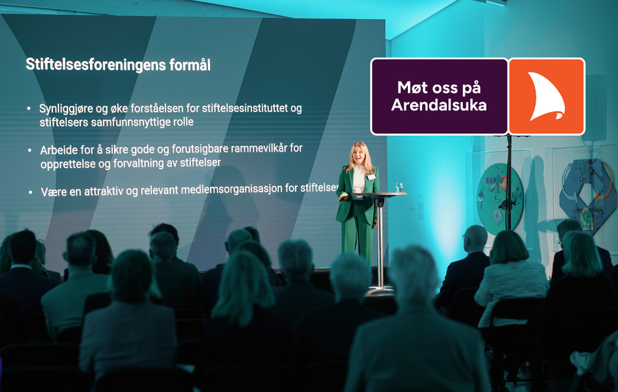 Logo for Arendalsuka på bilde av mennesker i konferansesal
