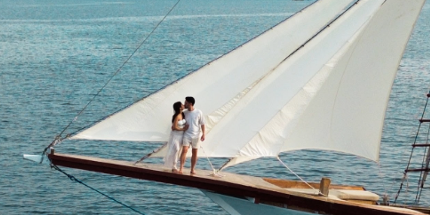 A Honeymoon Written on the Waves