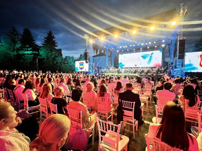 godišnji koncert "Poklon Republici"