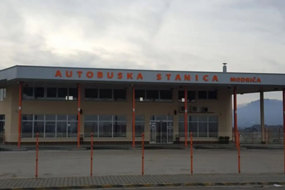 Studenti posebno zabrinuti: Modriča u junu ostaje bez autobuske stanice