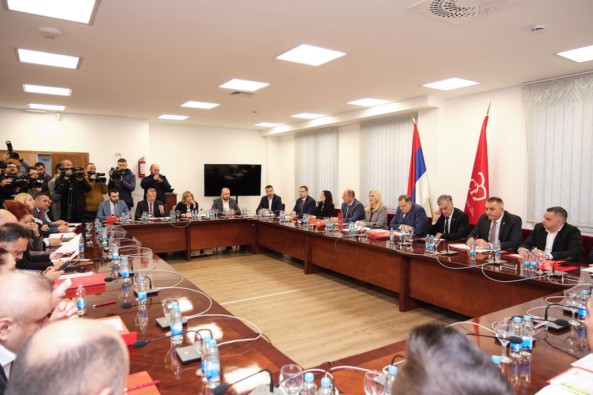 SNSD predlaže besplatne udžbenike, skraćen pripravnički staž i niže kamate za stambene kredite mladih