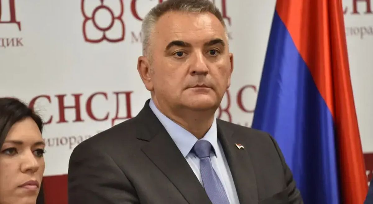 Minić: Osnovcima u Srpskoj po 100 KM, srednjoškolcima i studentima po 150 KM