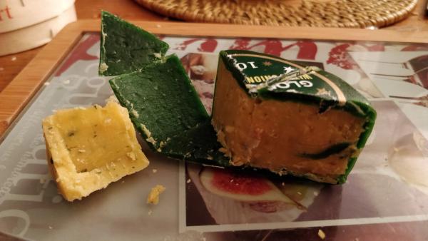 Double Gloucester with Onion & Chives (Lidl Valley Spire)