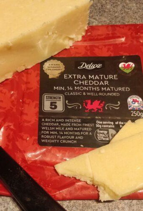Cheddar (Lidl ‘Deluxe’ Welsh Extra Mature)