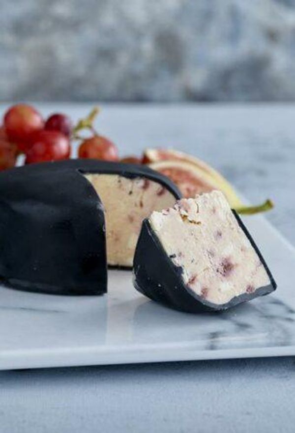 Yorkshire Wensleydale with White Chocolate, Raspberries and Prosecco (Aldi ‘Specially Selected’)