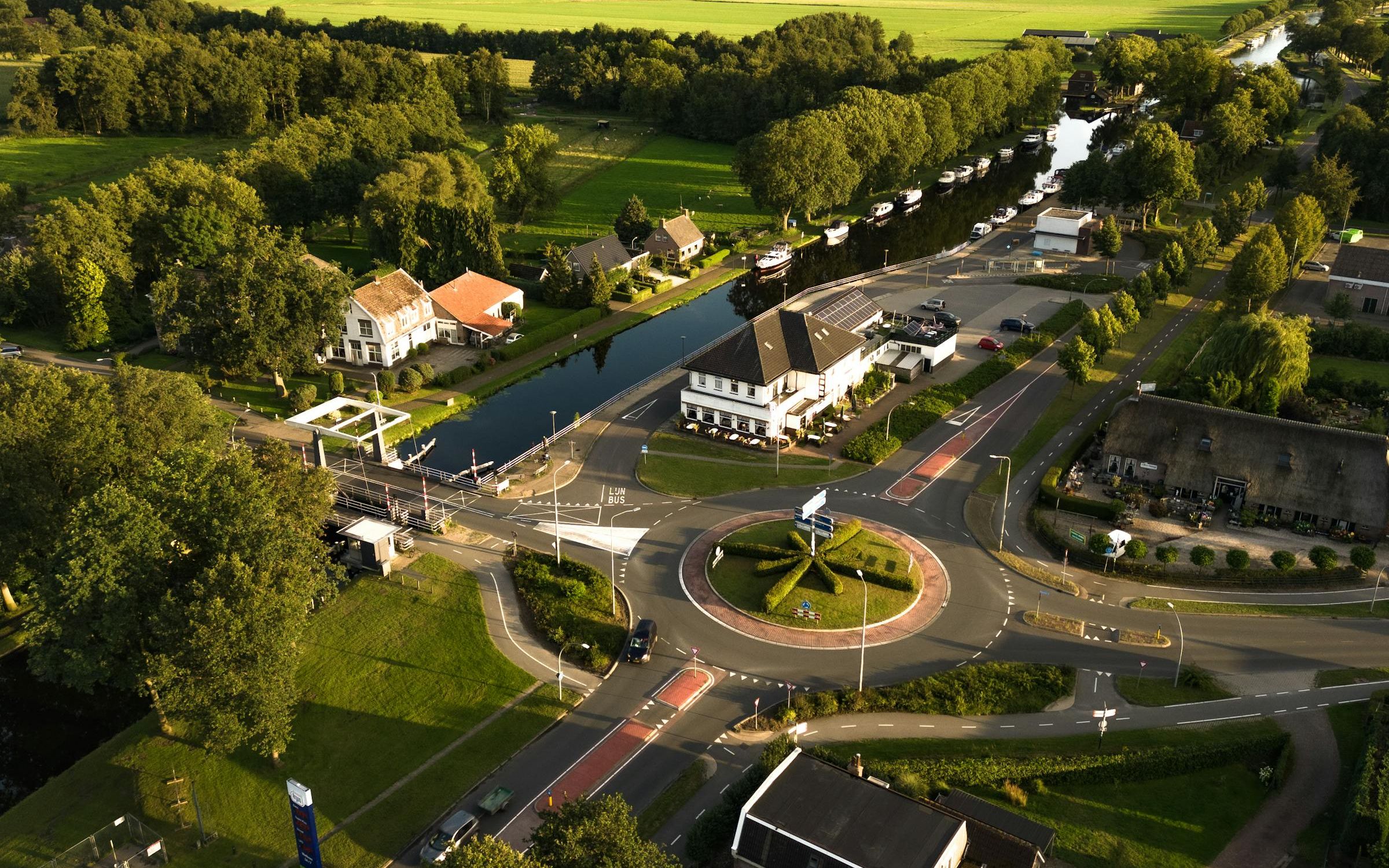 Dorp rondom rotonde