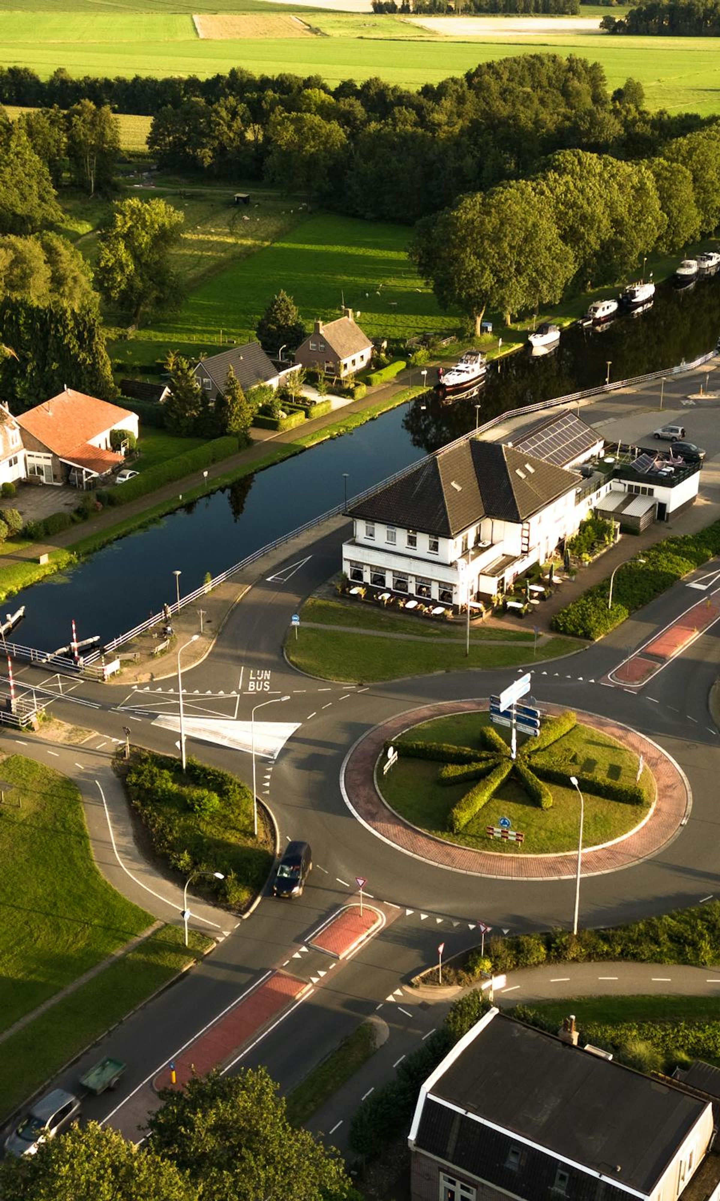 Dorp rondom rotonde