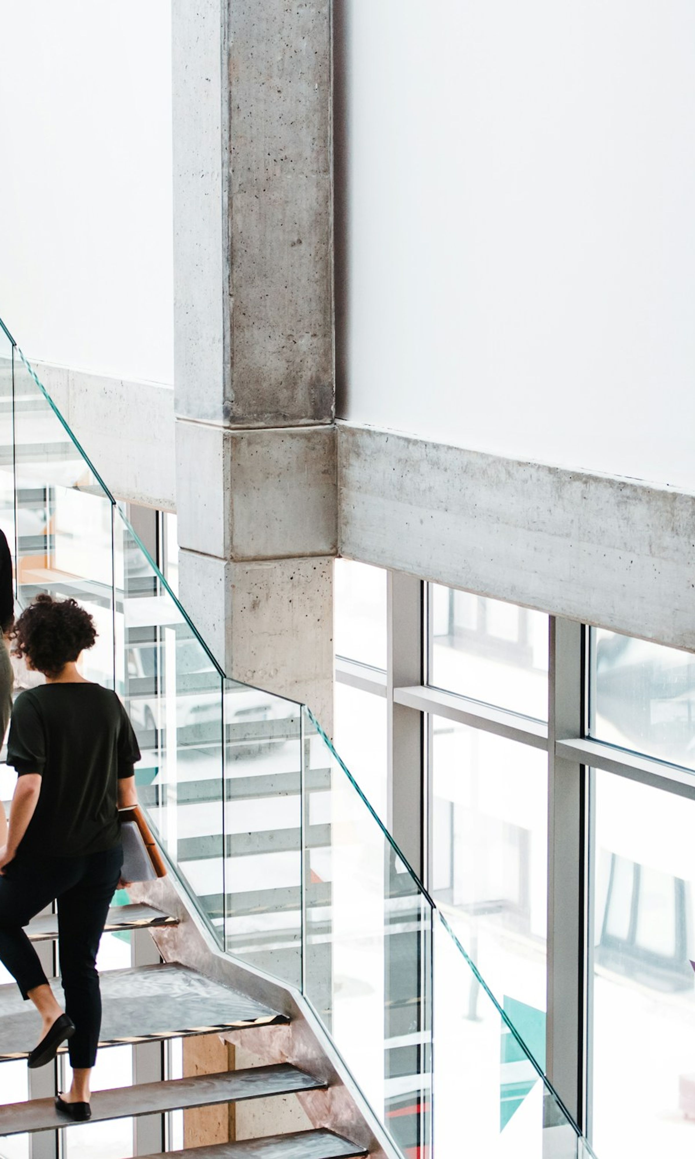 Collega's in een kantoor