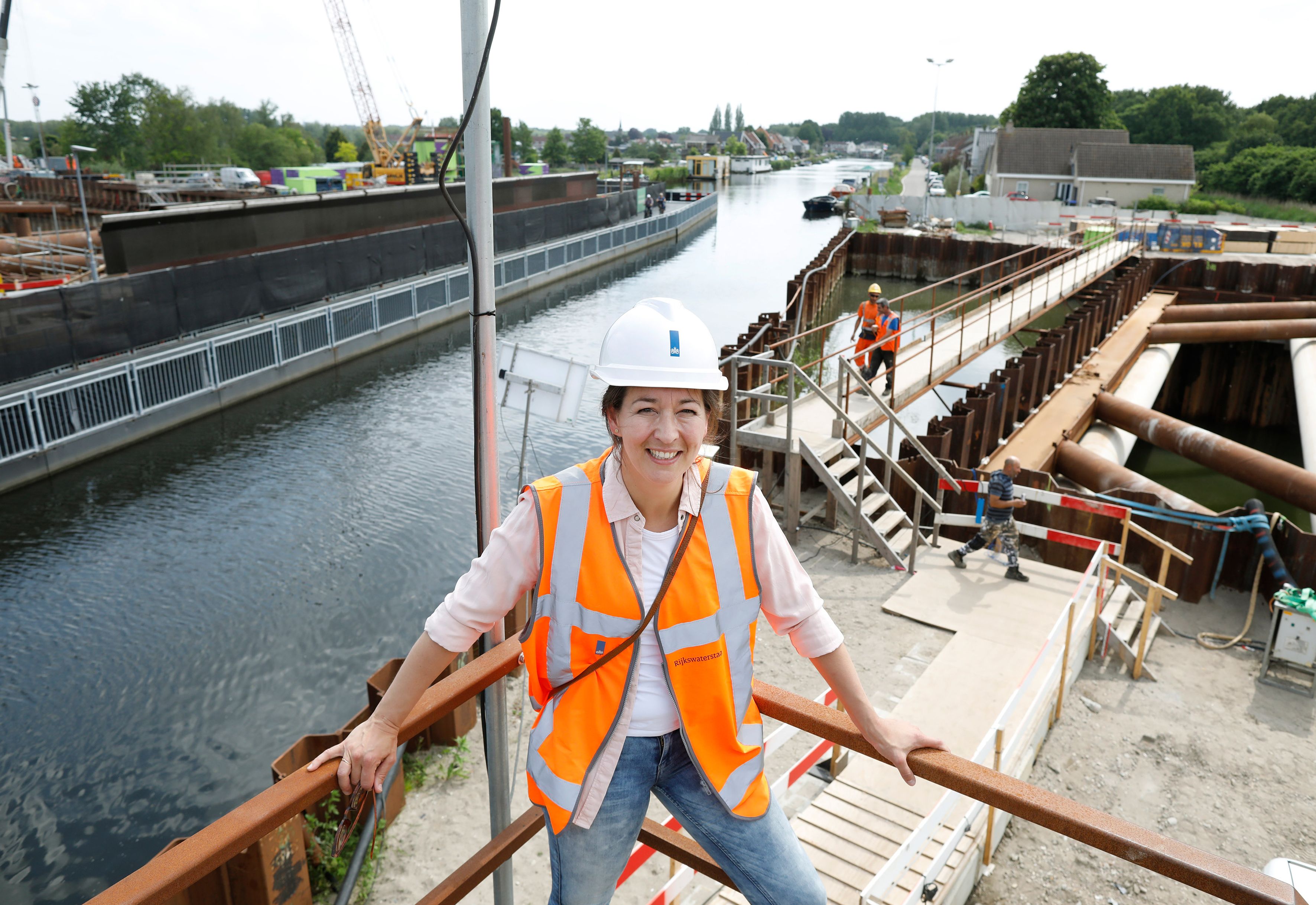 Adviseur Omgevingsmanagement Nynke op locatie A16 Rotterdam