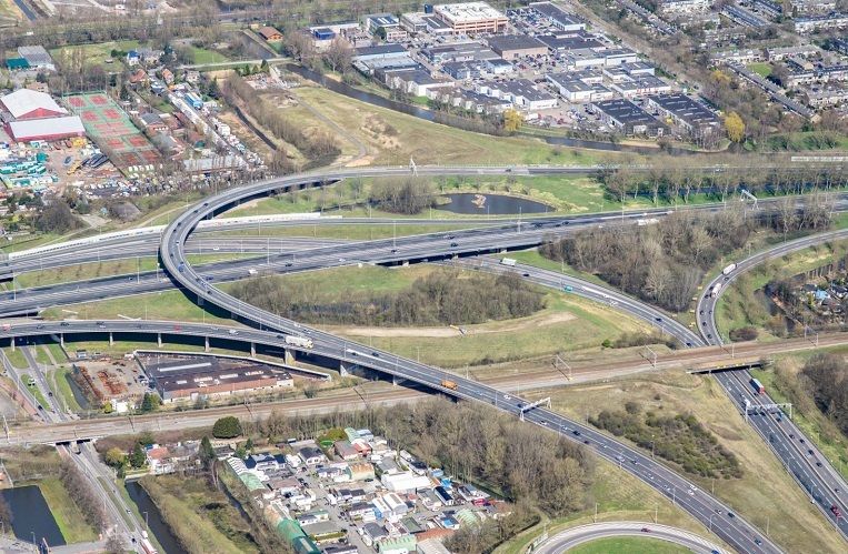 Luchtfoto A16 Rotterdam Terbregseplein