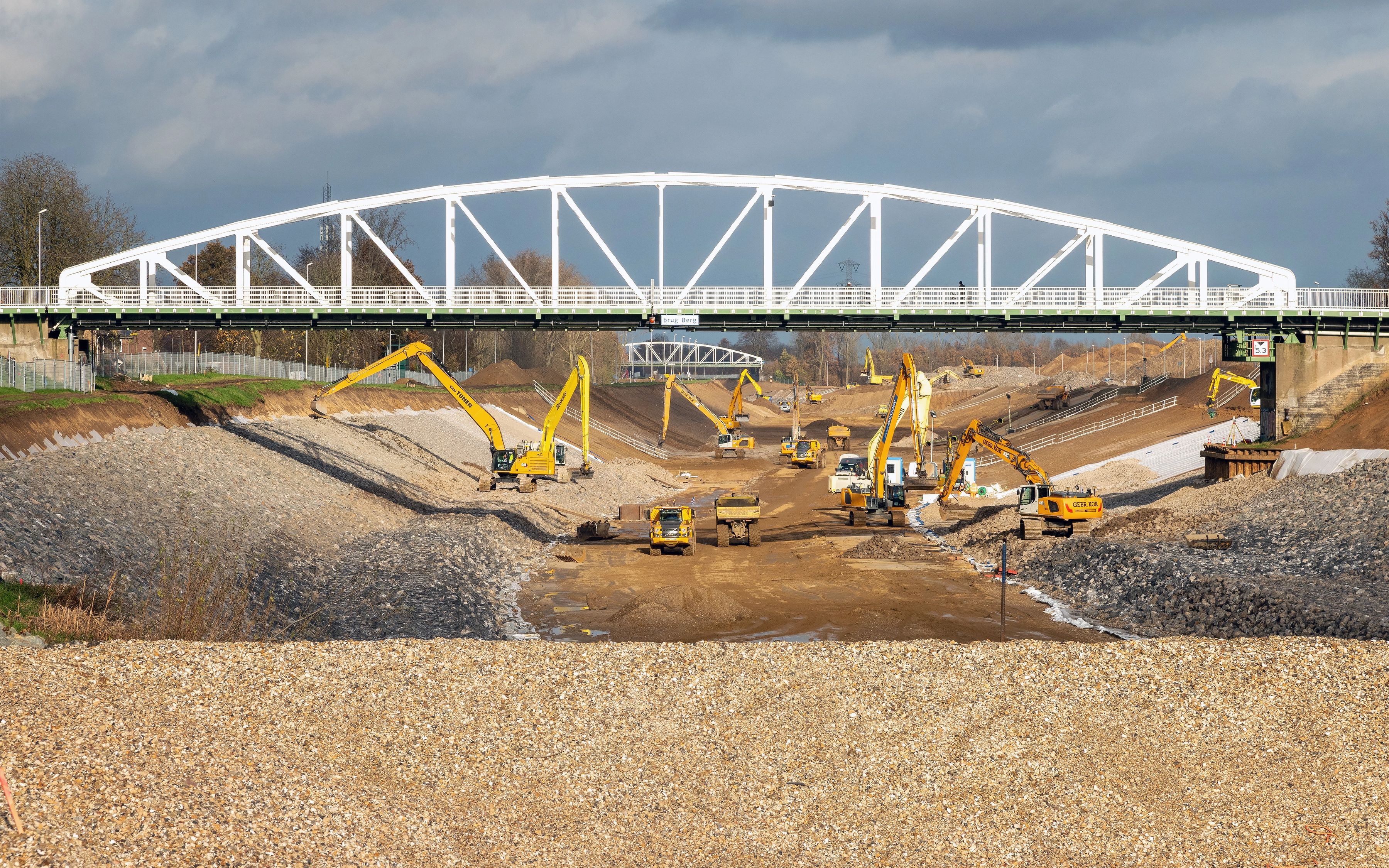 Bouwproject bij een brug