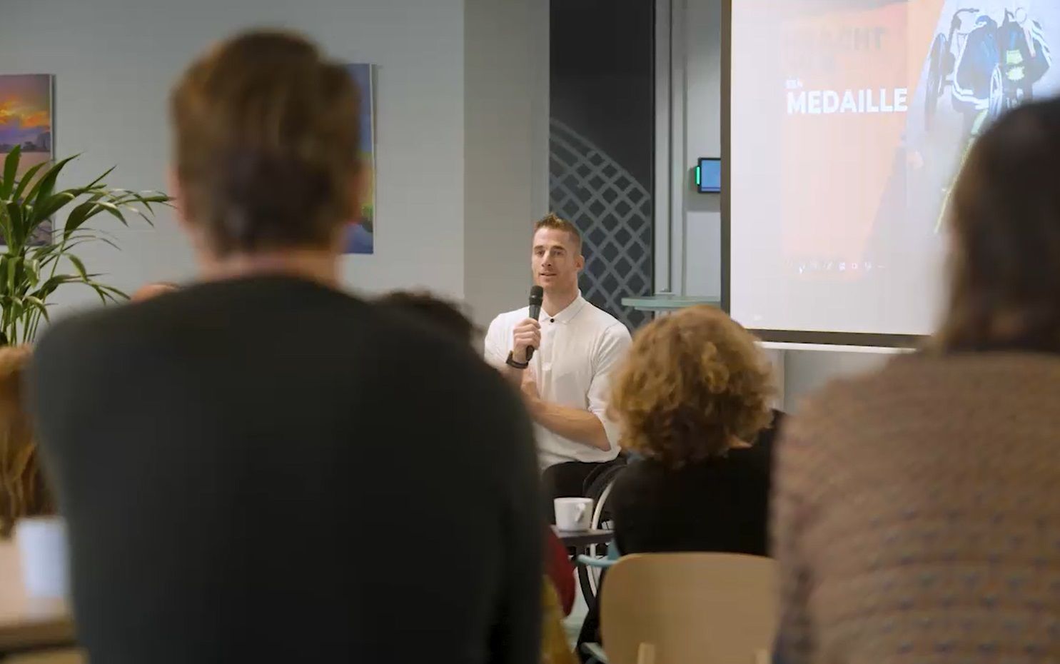 Jetze Plat op een klantsessie