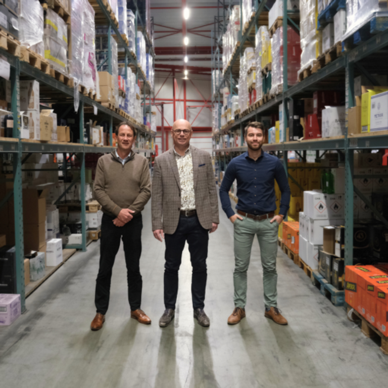 Theo, Rob en Malte in magazijn totaal