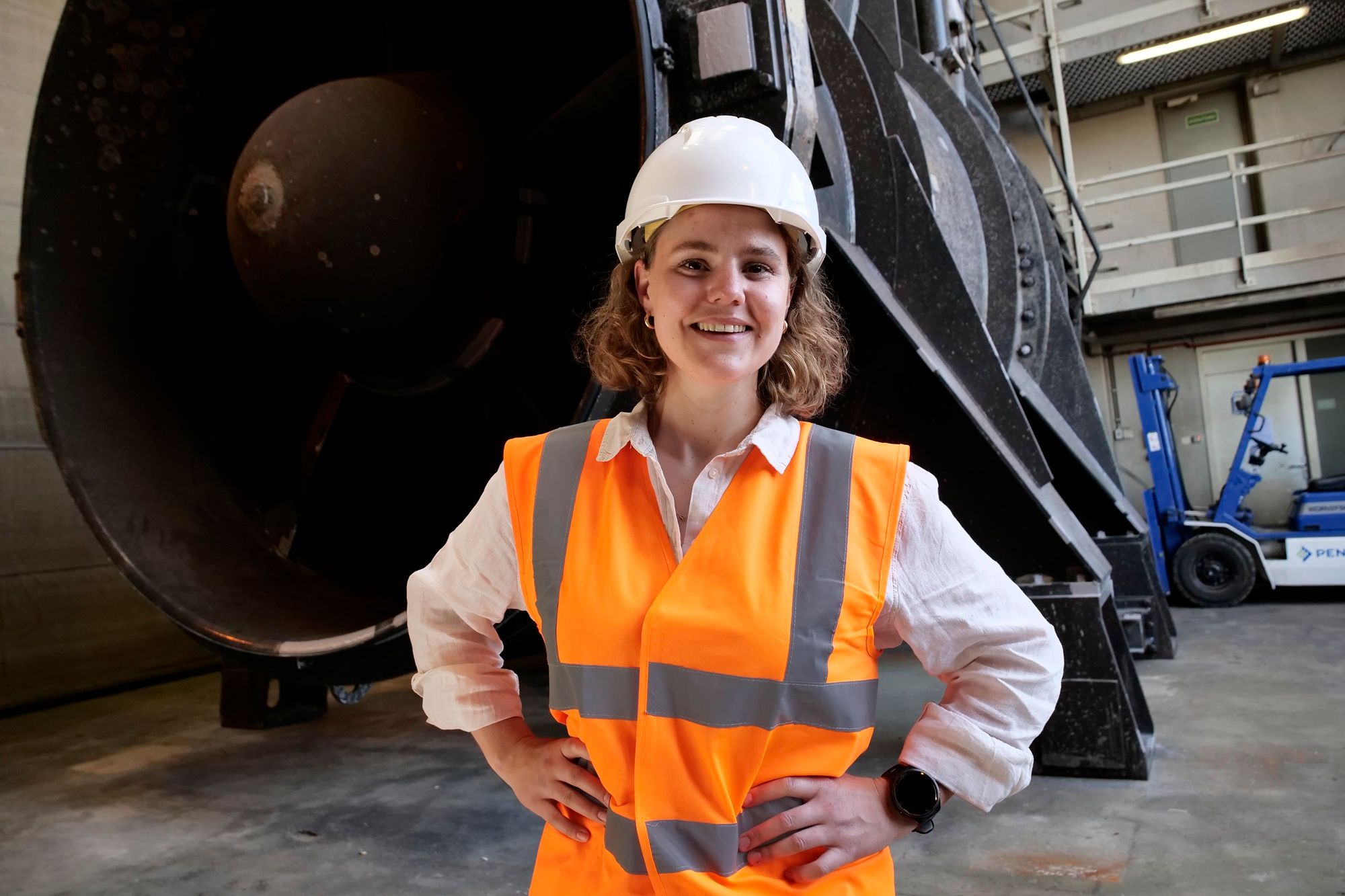 Programmasecretaris Catja Roggema op projectlocatie
