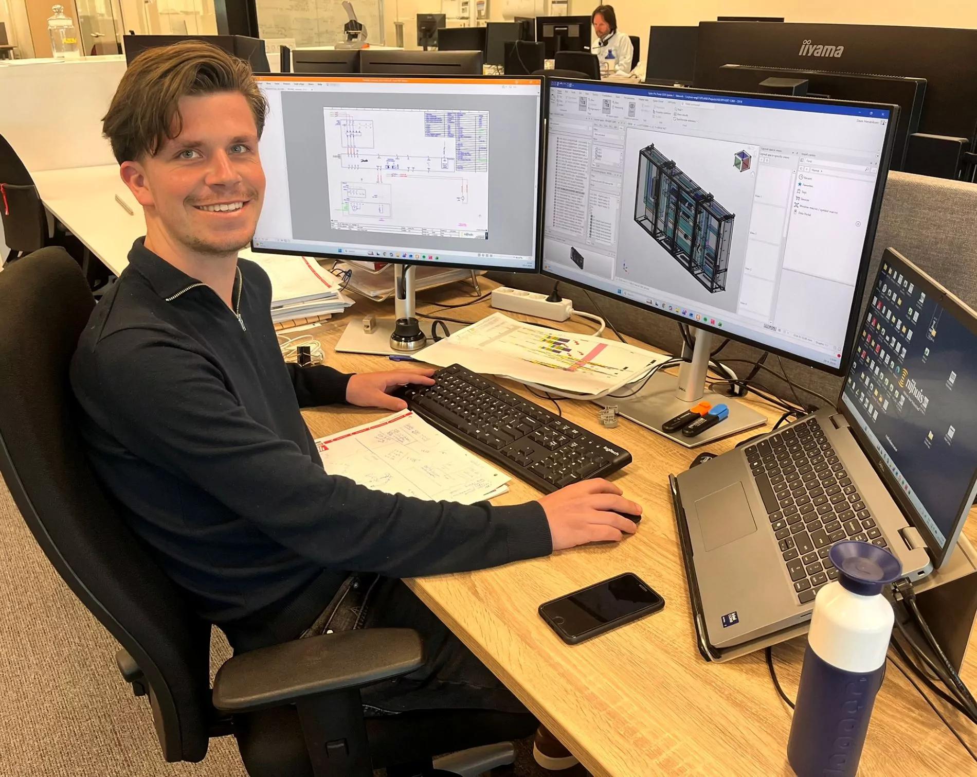 Daan Hendriksen achter zijn computer